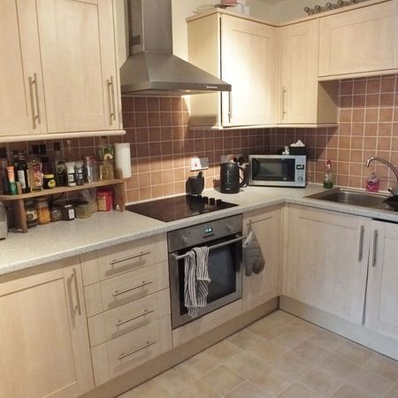 1 bed apartment to rent in The Square, Kenilworth, CV8 - Photo 3