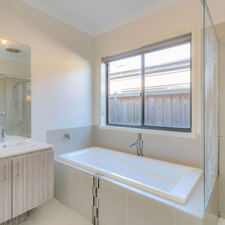 Spacious 4-Bedroom Home in Mernda - Photo 1