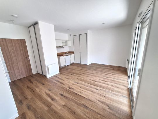 Location Appartement 2 pièces 42m² LES SABLES D’OLONNE 85340 - Photo 1