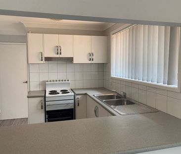Recently Updated Three Bedroom Villa With Air Conditioning - Photo 3