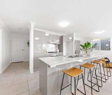 Stylish Family Home in Quiet Wadalba Location - Photo 5