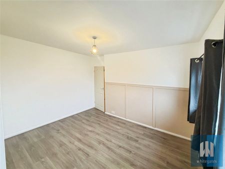 North Carr Croft, Huddersfield, HD5 - Photo 3