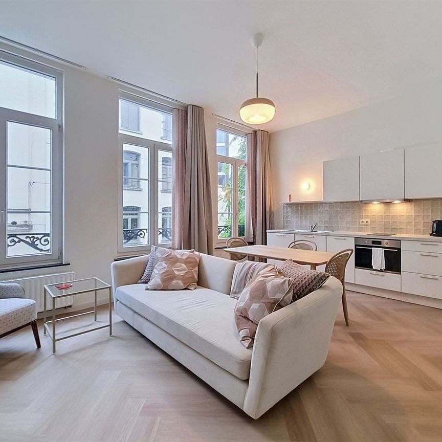 Appartement te huur in Brussel voor € 1.450 met 1 slaapkamer - Photo 1