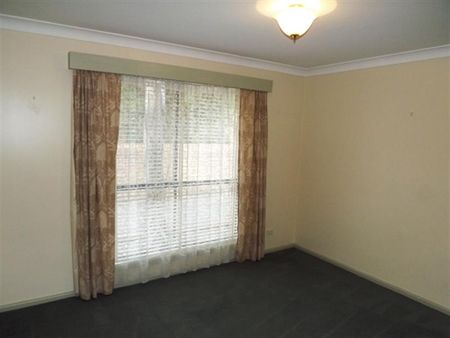 LEASED 25 NOV - Cosy & Convenient - Photo 3