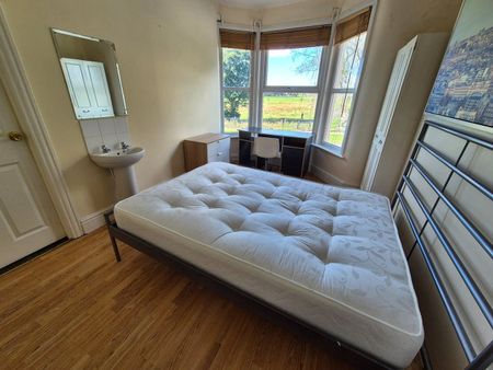 5 Bed Terraced House, Grant Avenue, L15 - Photo 4