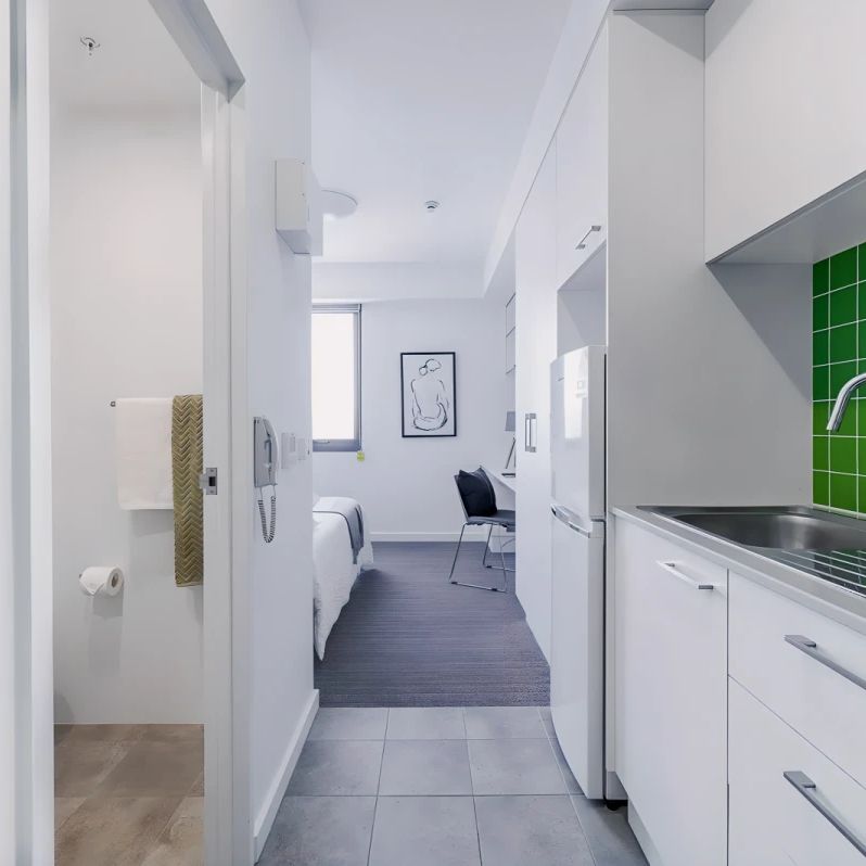 Deluxe Studio with Double Bed - South(High floor(Level 16-20)) - Photo 1