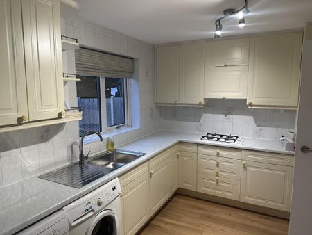3 bedroom terraced house to rent - Photo 4