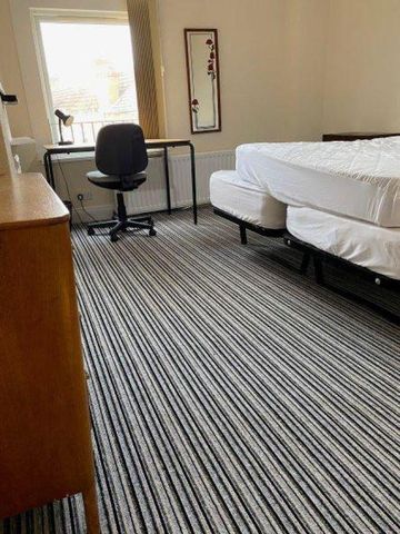 4 bedroom house share to rent - Photo 4