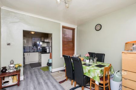 3 bedroom terraced house to rent - Photo 3