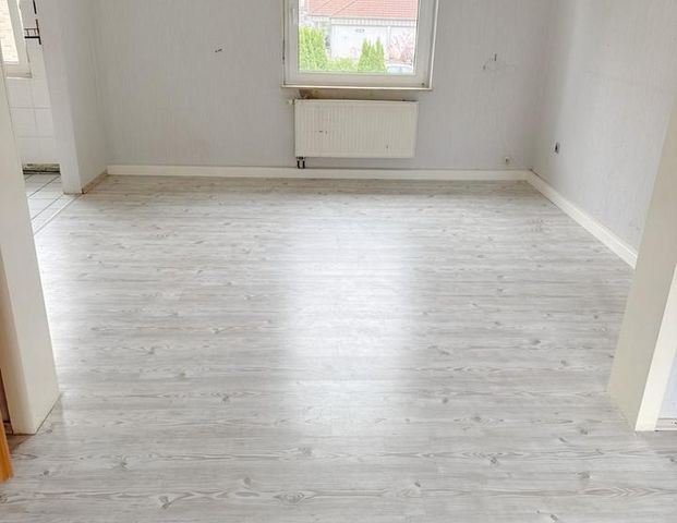 Wohnung zum Selbstrenovieren – Großzügige 6-Zimmer-Wohnung im Zentrum von Langenberg (2-geschossig) - Foto 1