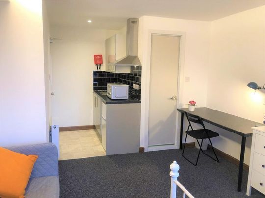 Studio to rent - Photo 1