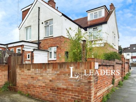 2 bedroom apartment to rent Old Shoreham Road, Hove - Photo 3