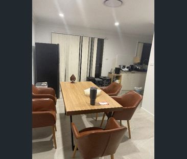 Rooms For Rent in recently renovated air-conditioned home - Photo 1