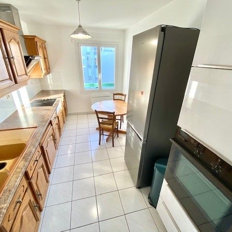 Location Appartement 3 pièces Meublé 73m² LYON 7ème - Photo 1