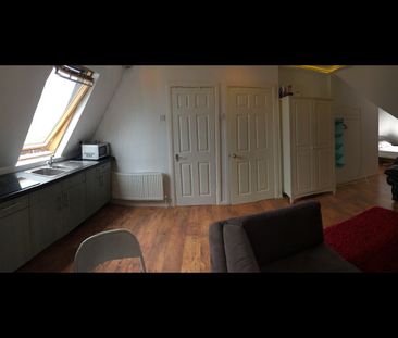 Studio Flat, The Ridgeway, NW9 - Photo 3