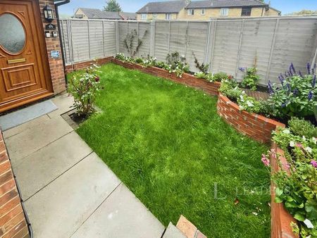 Coverdale - Bedroom House - Private Garden - Excellent Throughout, LU4 - Photo 3