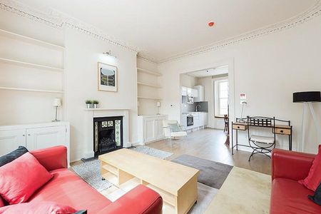 A one bedroom apartment is available to rent through Knight Frank, Belsize Park and South Hampstead, NW8 and NW6 - Photo 3