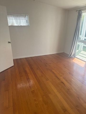 Charming 1BR Flat w/ Deck & Garden! - Photo 3