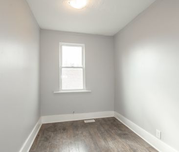 5431 Bridge St, Niagara Falls (Unit 4) - 2 Bedroom Apartment - Photo 5