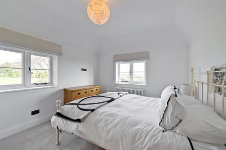 4 bedroom detached house to rent - Photo 3