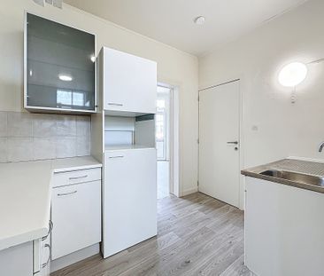 Appartement met twee slaapkamers in Anderlecht - Photo 2