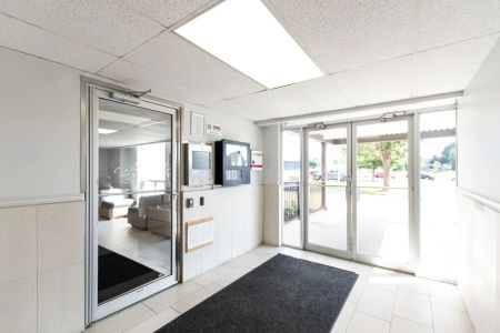 Bradstreet Apartments - Photo 5