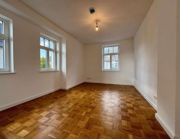 Exquisite Altbauwohnung mit traumhafter Dachterrasse - Photo 1