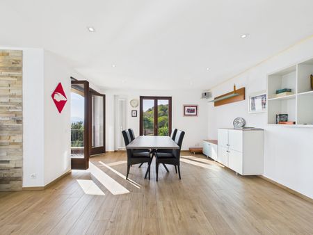 2.5 Zimmer, 72 m², 1. Stock - Photo 2