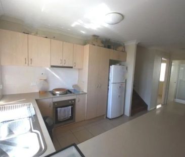 Spacious Family home close to schools - Photo 3