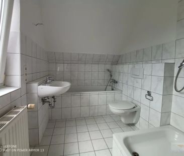 Schöne moderne 4 Zimmerwohnung im 3 Familienhaus in guter Lage, Gar... - Photo 2