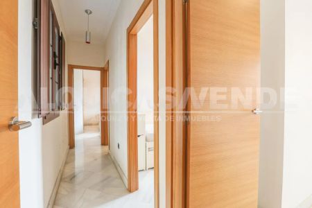 Piso de alquiler en San Gil - Photo 3