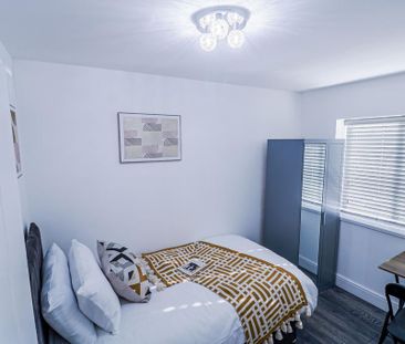 1 bedroom in a house share to rent - Photo 4