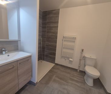 Location Appartement 2 pièces 45m² ARMENTIERES 59280 - Photo 4