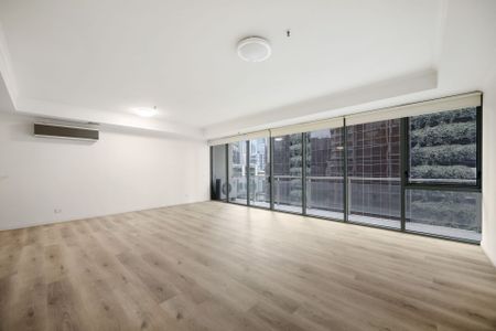 OVERSIZED 3 BEDROOM IN LUXURY LOCATION! - Photo 2