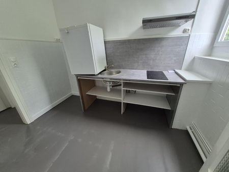 Location Appartement 1 pièce 25m² CAMBRAI 59400 - Photo 3
