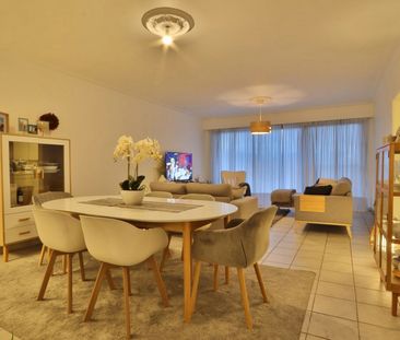 Zeer ruim 2 - slaapkamer appartement met garage en terras te huur i... - Photo 3