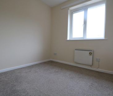 2 bedroom semi-detached house to rent - Photo 2