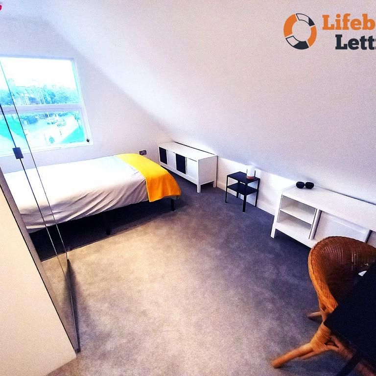 1 bedroom in a house share to rent - Photo 1