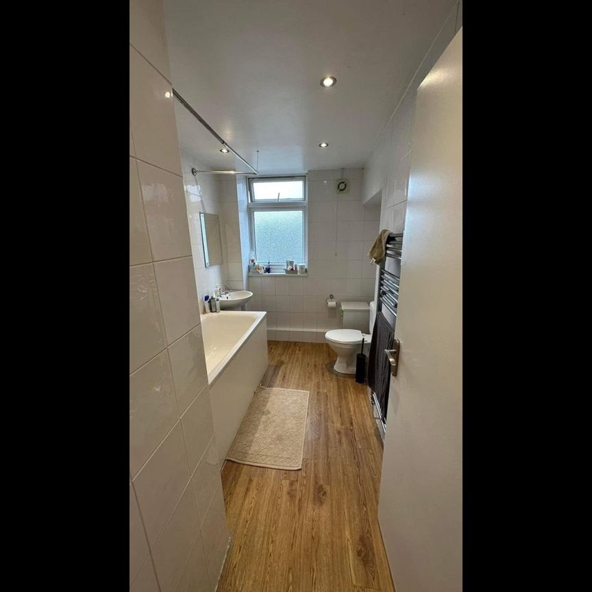 Room in a Shared Flat, Fellows Court, E2 - Photo 1