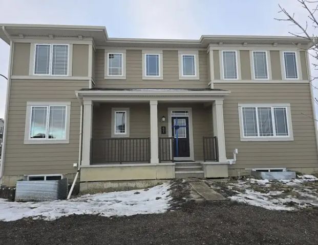 Modern 2-bedroom basement suite in Yorkville, Calgary | 431 Yorkville Avenue Southwest, Calgary - Photo 1