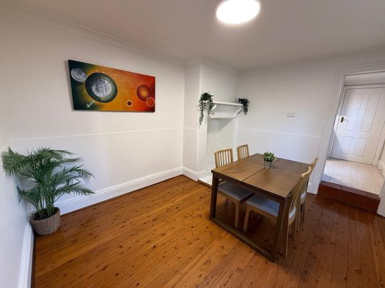 Redfern - Photo 1