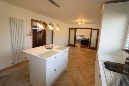 4 bedroom detached house to rent - Photo 3