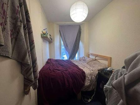 Flat, A Deptford Broadway, London, SE8 - Photo 2