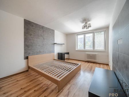 Pronájem bytu 1+1 38 m2 - Fotografie 3