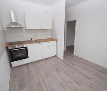 4-Zimmer-Wohnung mit BALKON, Bad mit Dusche, frisch saniert - Photo 2