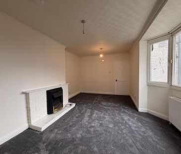 3 bedroom flat to rent - Photo 2