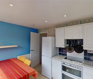 2 bedroom semi-detached house to rent - Photo 6