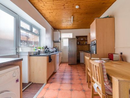 5 bedroom terraced house to rent - Photo 2