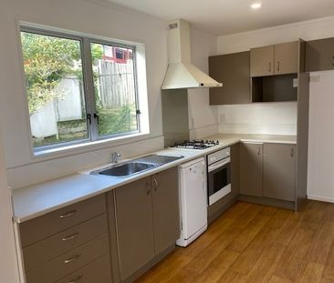 2 Jarvie Grove, Churton Park - Photo 4