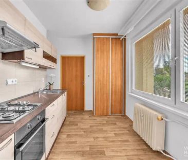Moderní byt se 2 lodžiemi a možností parkování - Photo 6
